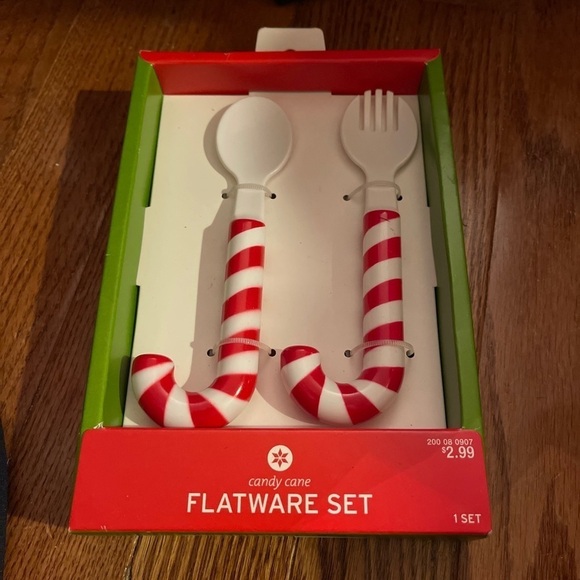 New CHRISTMAS CANDY CANE CHILDRENS PLASTIC FLATWARE SET SPOON FORK - Picture 1 of 5